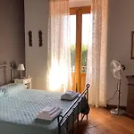 Casa Gino Petrulli Etna, Con Piscina Willa